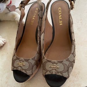 Coach platforms. Size 7